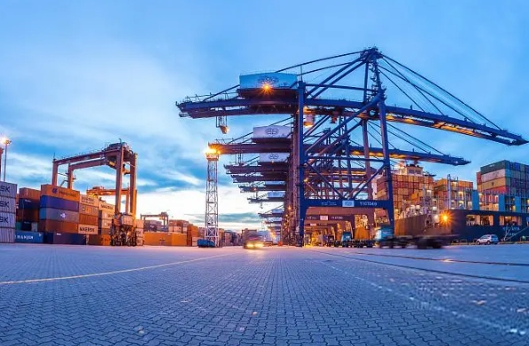 隨著物流行業(yè)的快速發(fā)展，青島海運(yùn)拼箱公司的未來充滿了無限可能