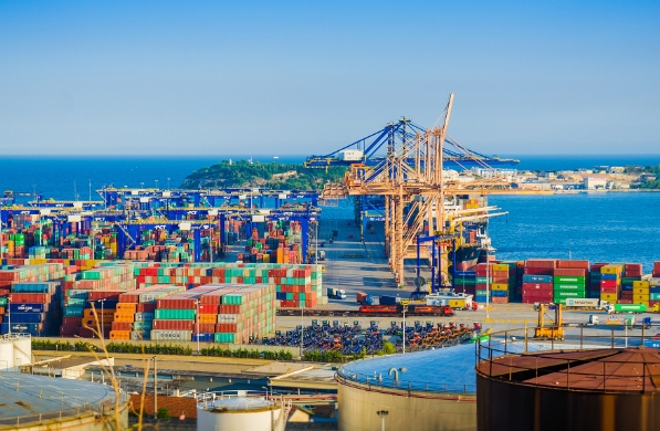 深圳的國際貨代公司在面對挑戰的同時，也迎來了前所未有的發展機遇