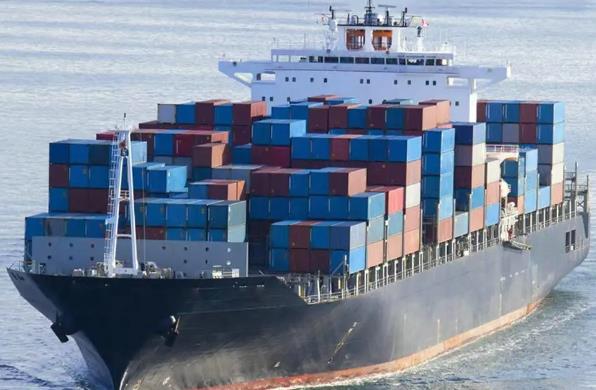 上海國際物流作為全球大的物流港口之一，扮演著全球貿易的重要角色