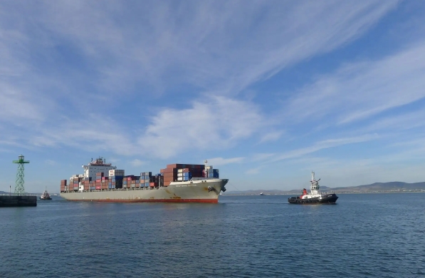 國際物流是企業全球化戰略的重要組成部分，對于企業的發展至關重要