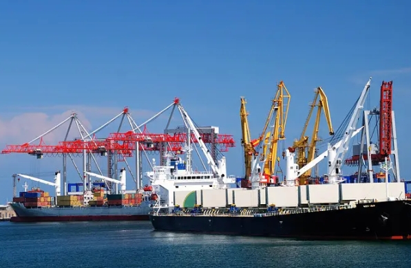 美國貨運代理憑借其專業(yè)高效的服務成為了連接世界貿(mào)易的重要橋梁